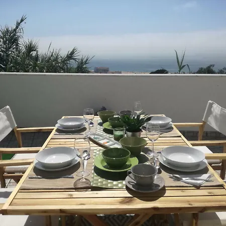 Casa Dos Passarinhos-seaview@nazare Pensionat