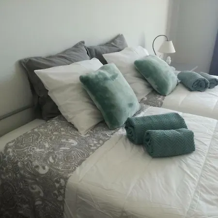 Casa Dos Passarinhos-seaview@nazare ゲストハウス *